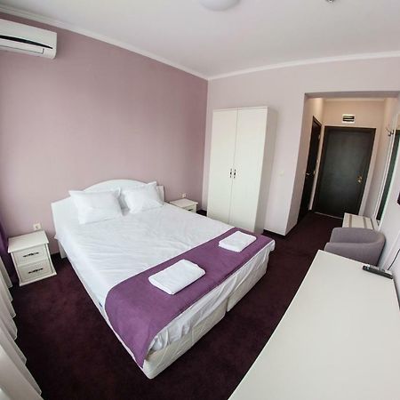 Hotel Chateau Des Bergers Targoviste Kültér fotó