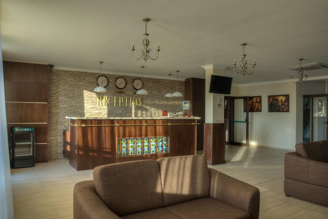 Hotel Chateau Des Bergers Targoviste Kültér fotó