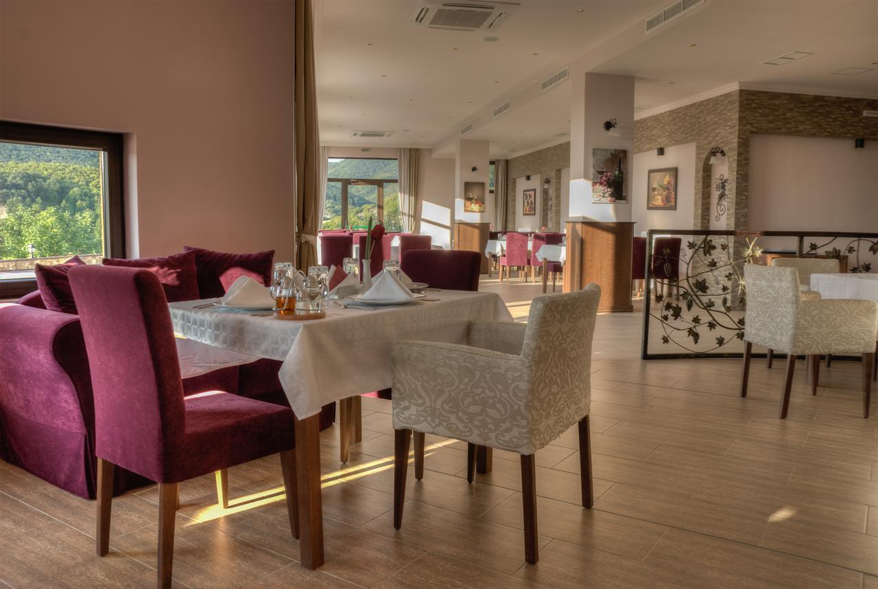 Hotel Chateau Des Bergers Targoviste Kültér fotó