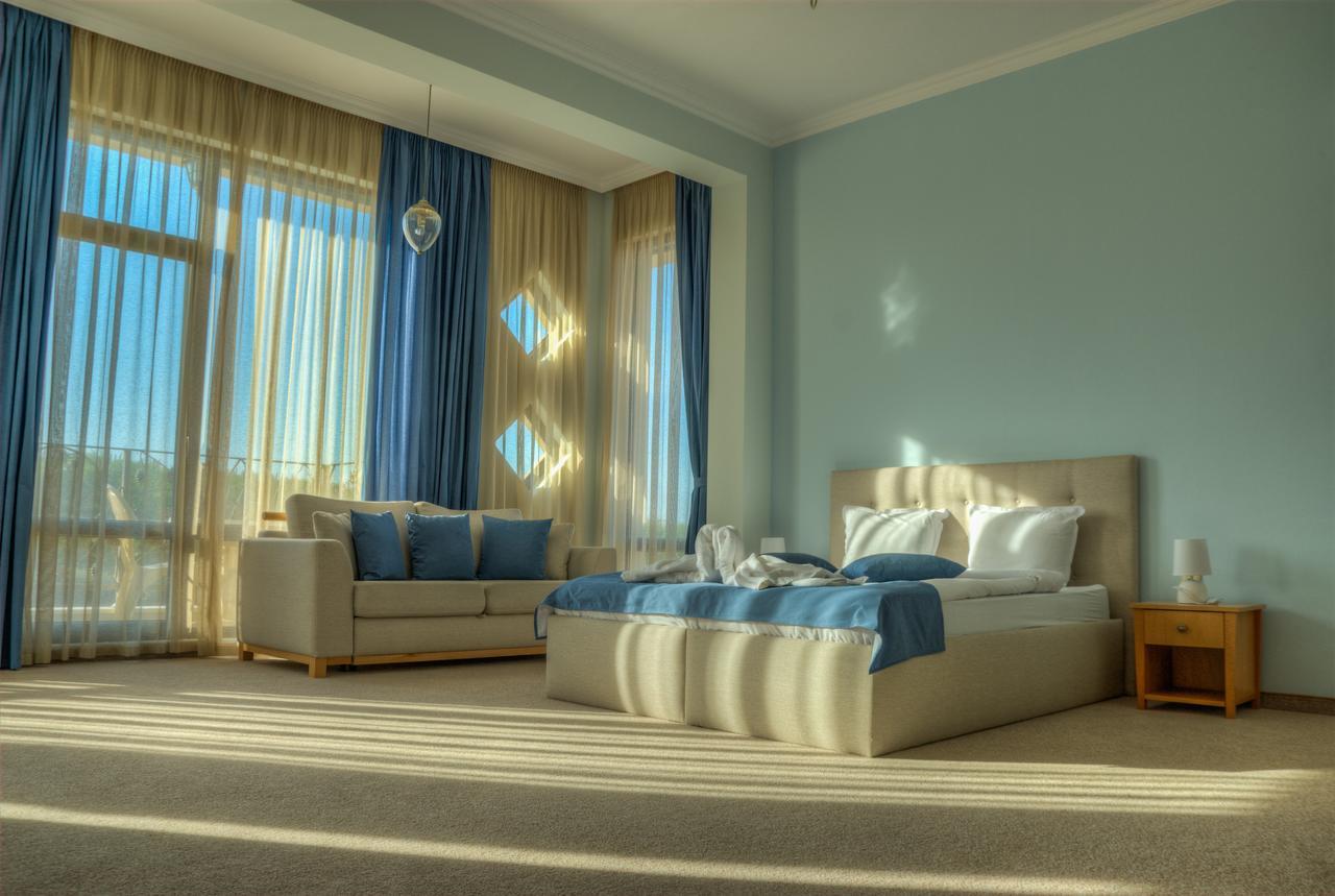 Hotel Chateau Des Bergers Targoviste Kültér fotó