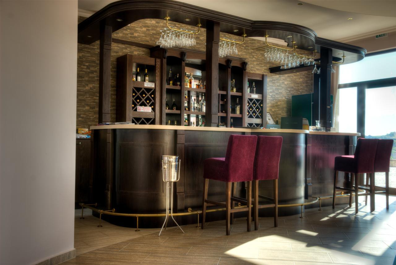 Hotel Chateau Des Bergers Targoviste Kültér fotó