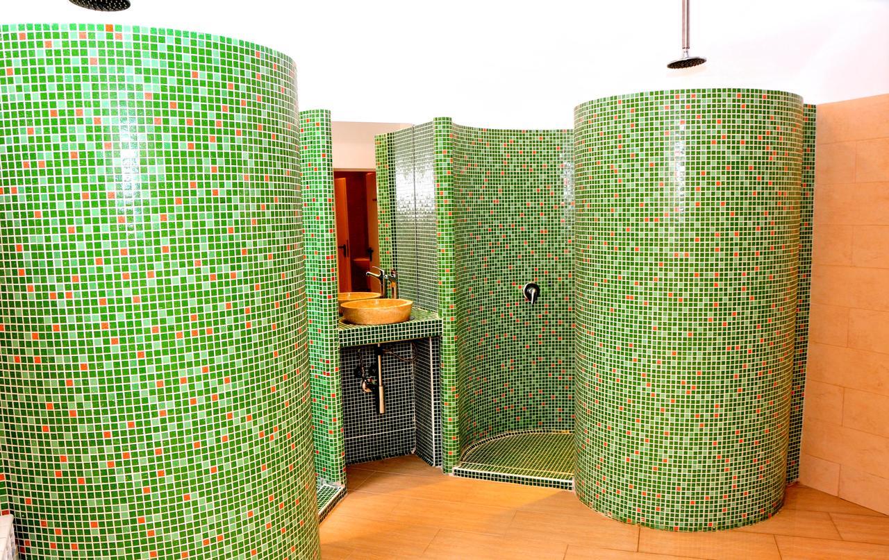 Hotel Chateau Des Bergers Targoviste Kültér fotó