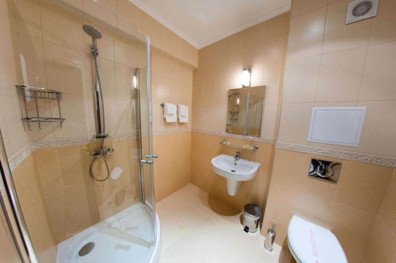 Hotel Chateau Des Bergers Targoviste Kültér fotó