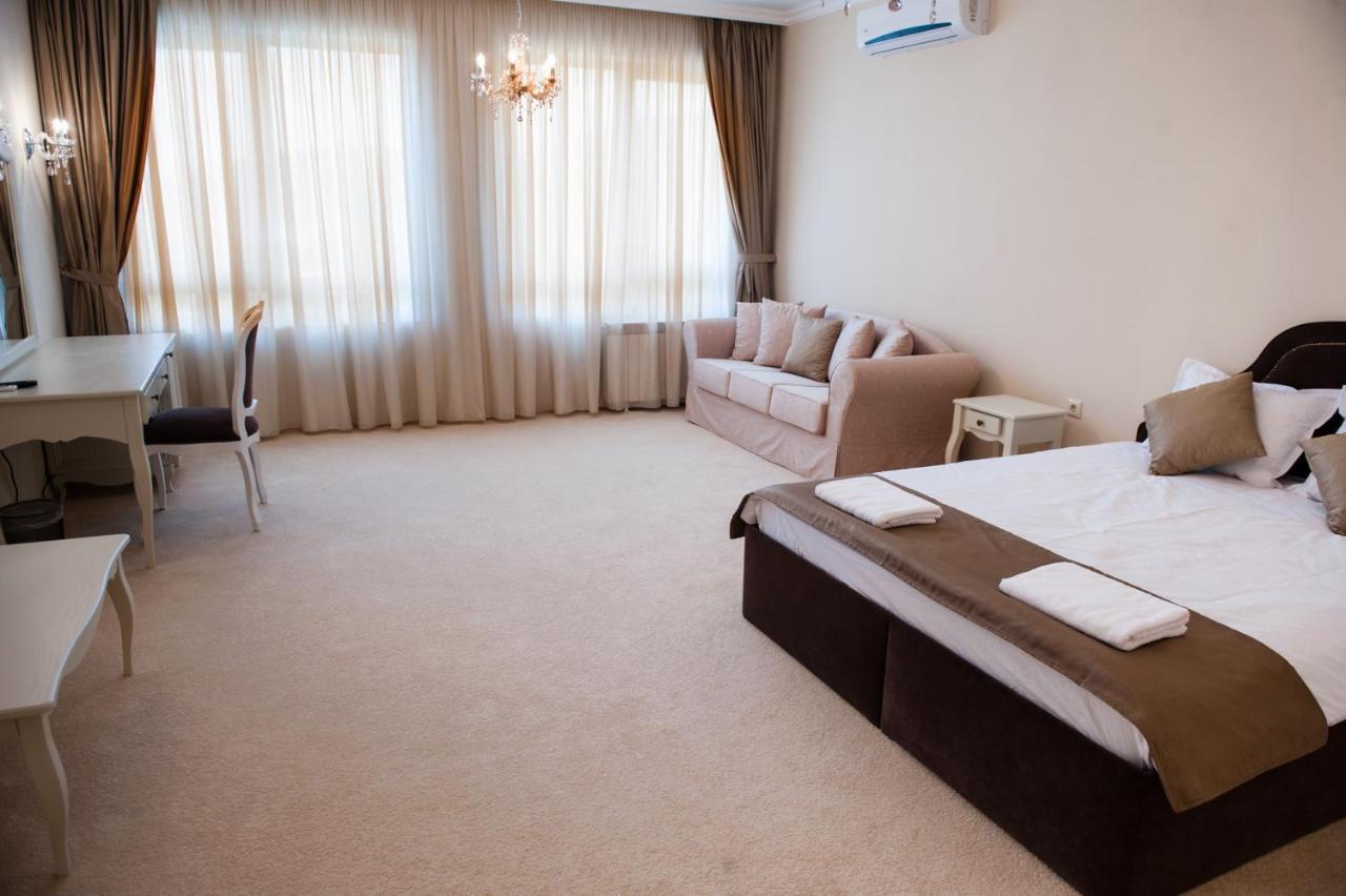 Hotel Chateau Des Bergers Targoviste Kültér fotó