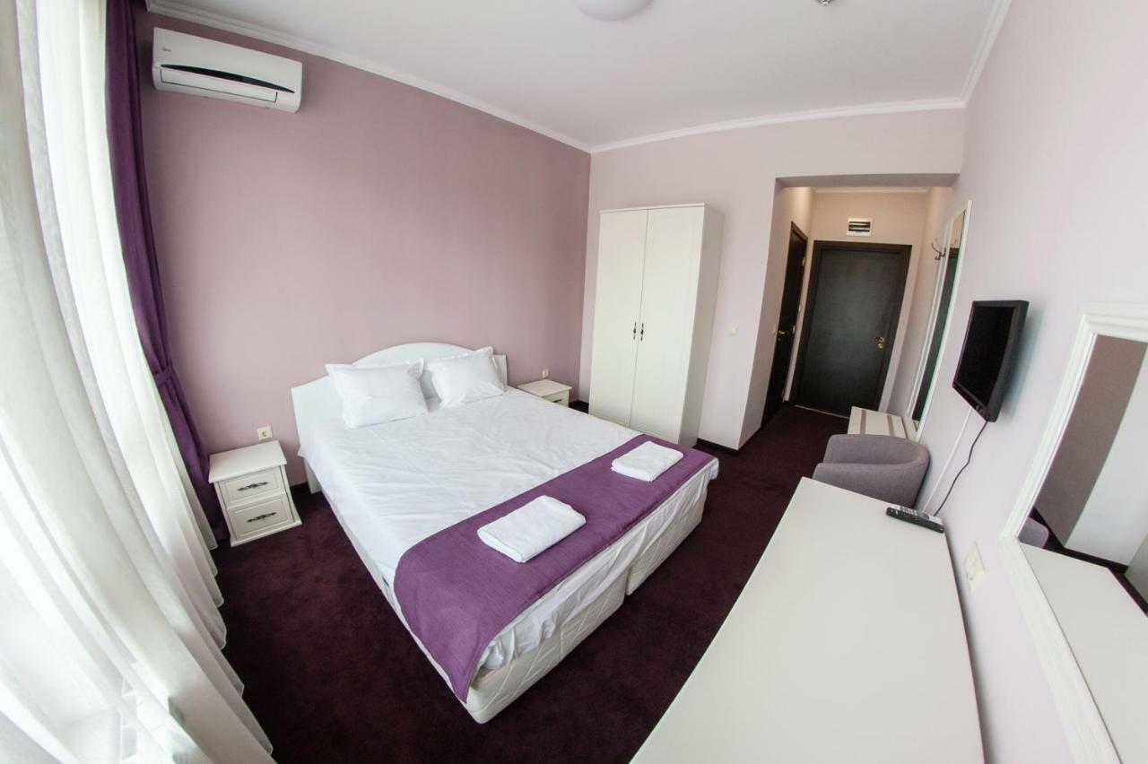 Hotel Chateau Des Bergers Targoviste Kültér fotó